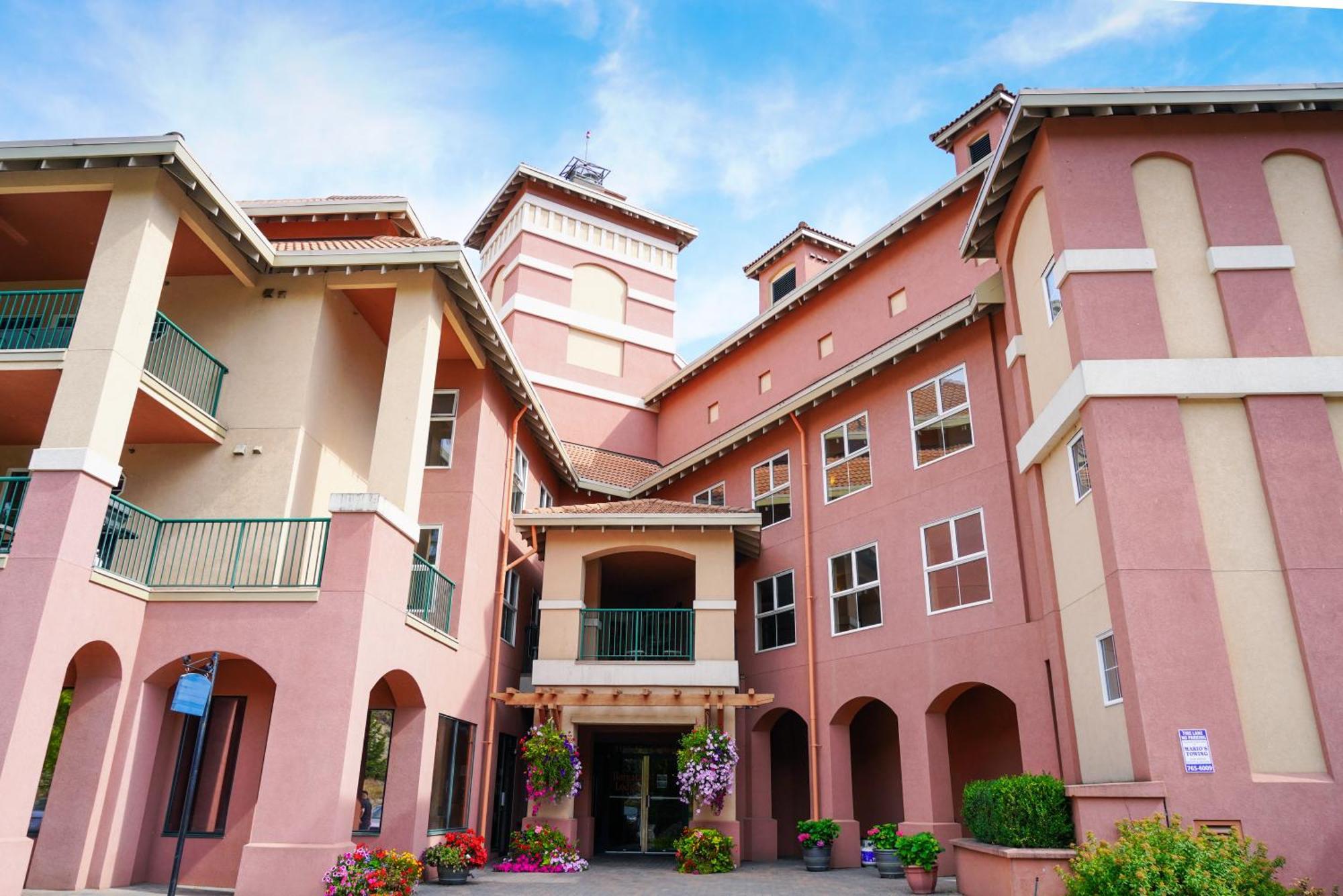 Borgata Lodge Resort เคโลว์นา ภายนอก รูปภาพ