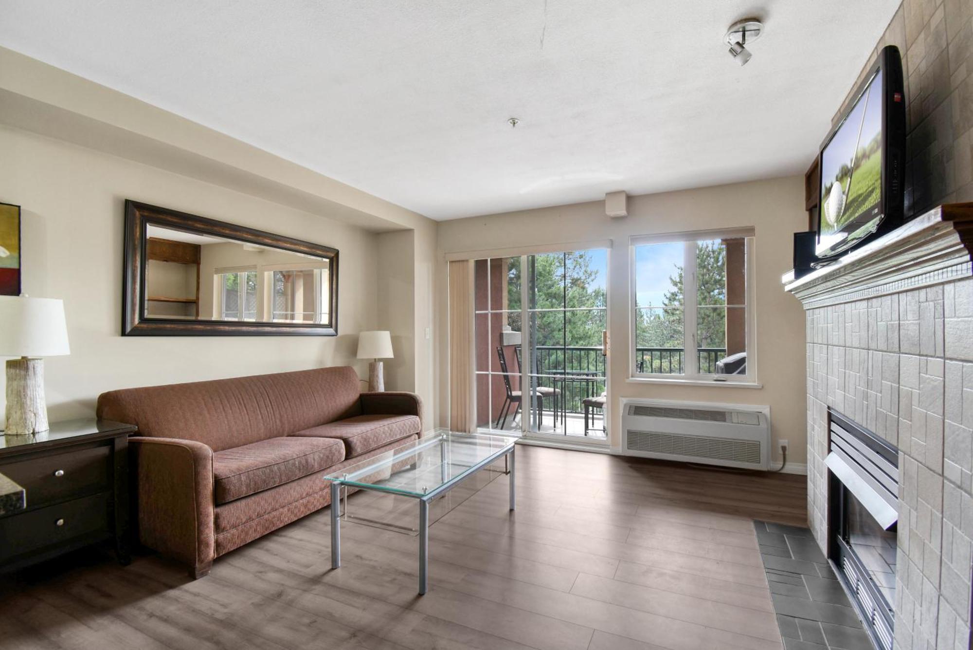 Borgata Lodge Resort เคโลว์นา ภายนอก รูปภาพ