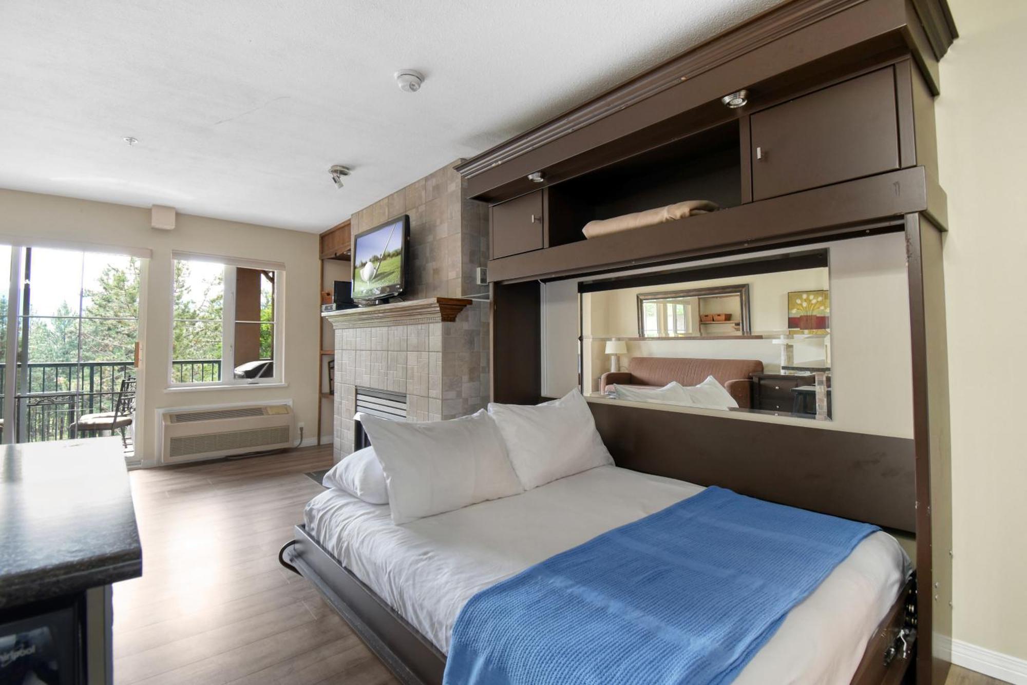 Borgata Lodge Resort เคโลว์นา ภายนอก รูปภาพ